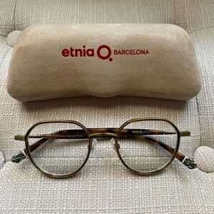 Se Conca frame from Etnia Barcelona